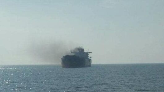 মার্কিন অবরোধের মধ্যেই হরমুজ পাড়ি দিলো ৩ ইরানি ট্যাংকার