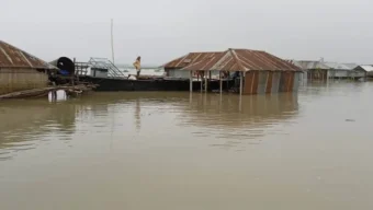 ঢাকাসহ ছয় বিভাগে অতিভারী বৃষ্টির পূর্বাভাস, বাড়তে পারে বন্যার ঝুঁকি , চিকিৎসকদের ছুটি বাতিল