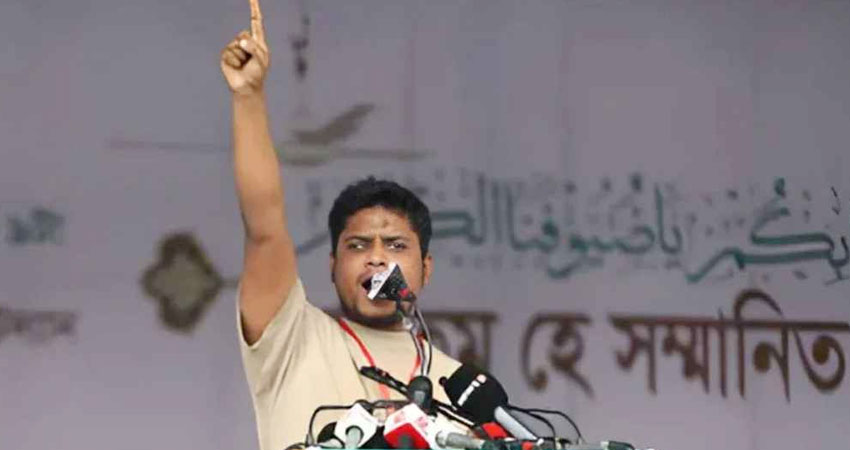 সরকারের বিরুদ্ধে আওয়াজ তুললে ব্যাংক হিসাব তলব করা হচ্ছে : হাসনাত আব্দুল্লাহ
