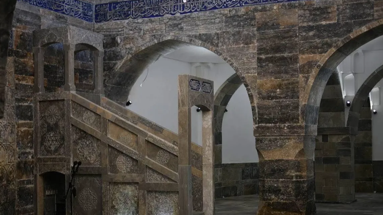 কড়াকড়ির মধ্যেই আল-আকসায় প্রথম তারাবিহ সম্পন্ন