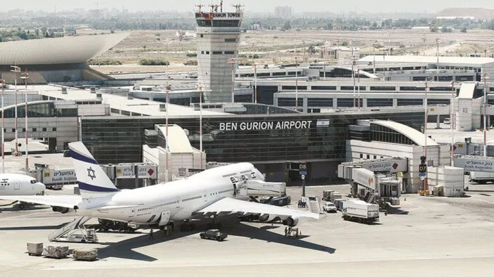 ইয়েমেন থেকে ক্ষেপণাস্ত্র হামলা : ইসরায়েলের বেন গুরিয়ন বিমানবন্দরে রাসায়নিক সতর্কতা, সরানো হলো কর্মীদের
