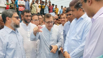 সিলেট সদরে খাল পরিদর্শন শেষে  বাণিজ্যমন্ত্রী :জ্বালানির পরিস্থিতি সামাল দিতে প্রয়োজনীয় ব্যবস্থা নেওয়া হচ্ছে