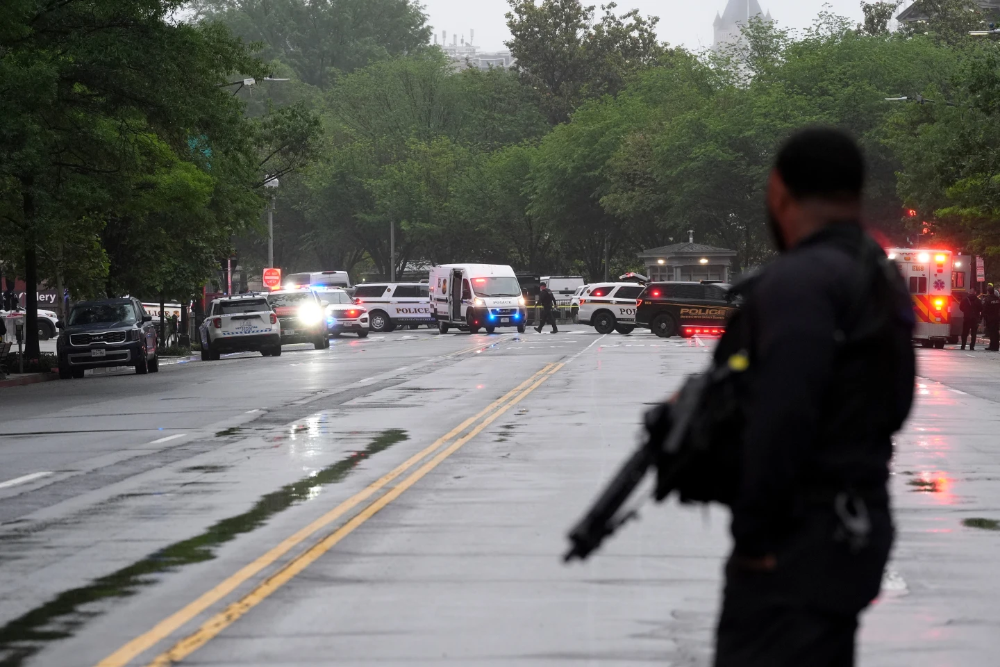Gunshots fired near White House: FBI chief