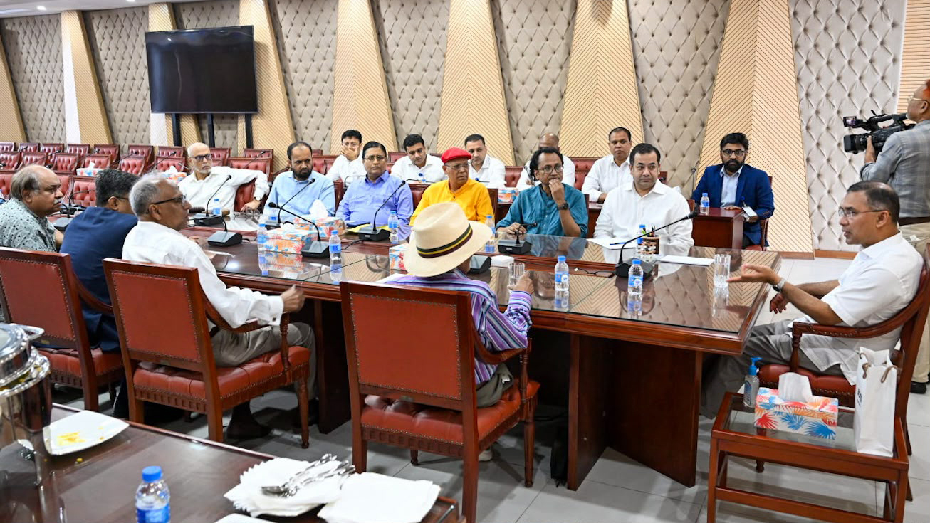 স্বাধীন গণমাধ্যম নীতিমালা প্রণয়নে সম্পাদকদের সহযোগিতা চাইলেন প্রধানমন্ত্রী