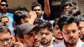 রাড্ডা ক্লিনিক দখল করতে দেওয়া হবে না, ধ্বংসস্তূপের মধ্যেই মা ও শিশুদের চিকিৎসা দেবেন স্বাস্থ্যকর্মীরা: আসিফ মাহমুদ